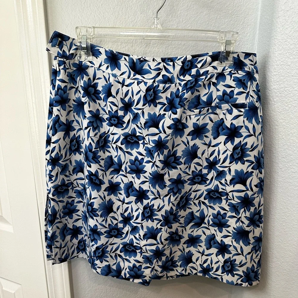 Golf/athletic skort - Picture 2 of 2